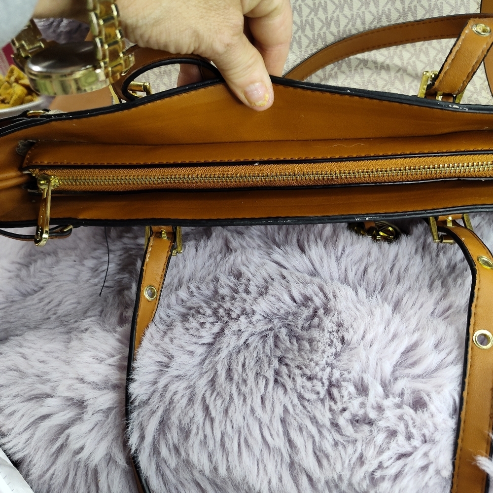 Michael Kors Voyager Two Tone Logo Tote Bag - Picture 13 of 15